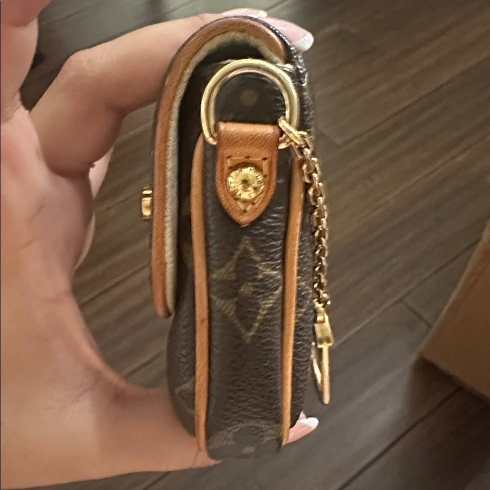 Louis Vuitton Mini Pouch Pochette Key Pouch Turnlock pochette cles LV bag charm - Picture 16 of 17